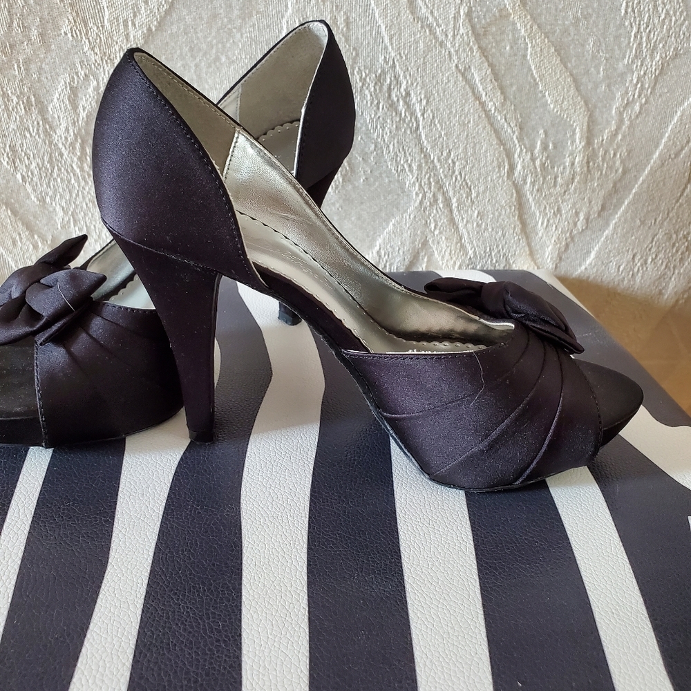Michaelangelo Peep-Toe pumps - Picture 2 of 5